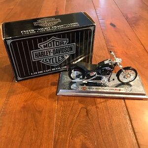 HARLEY-DAVIDSON BY AVON AUGUST 1999 1:18 DIE CAST FXSTB NIGHT TRAIN METAL COLLE